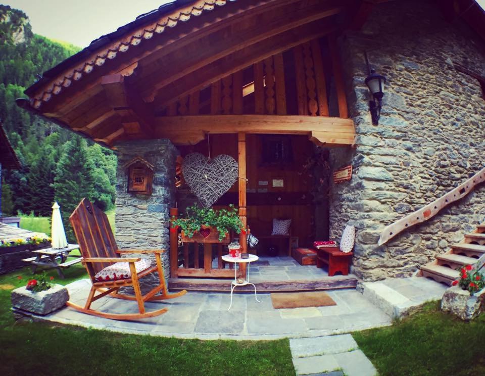 B&B Lo Djoua De Toueno Arvier Exterior photo